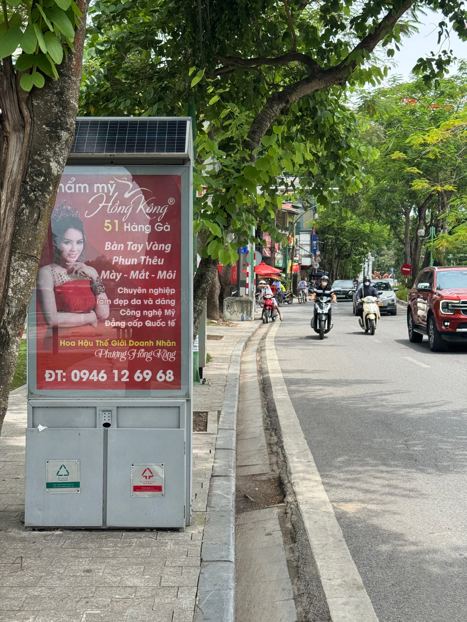Thẩm Mỹ Hồng Kông — Poster chân dung + số điện thoại