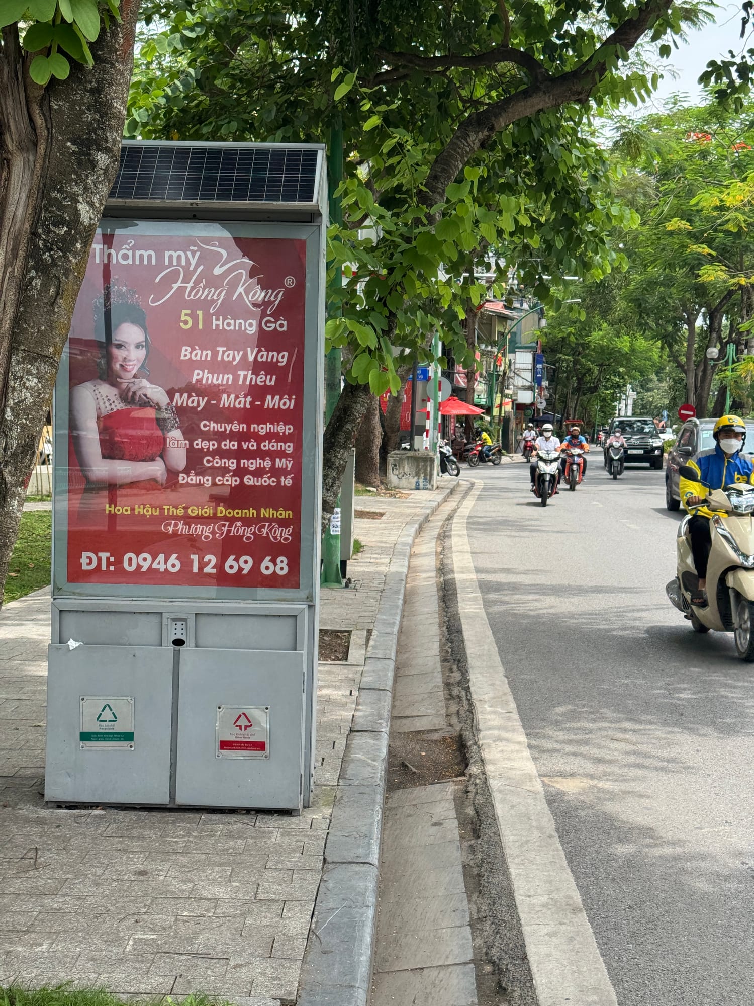 Thiết bị GODA có hai khoang thùng rác phía dưới